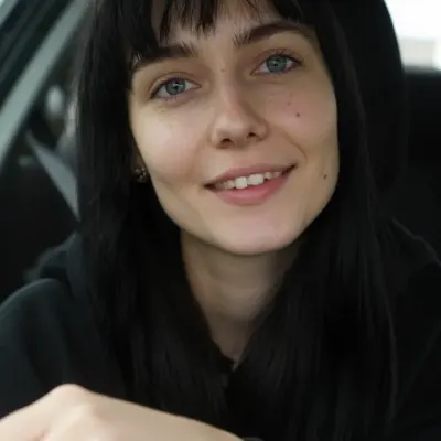 Стефания, 27