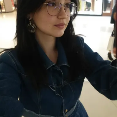 Милана, 21